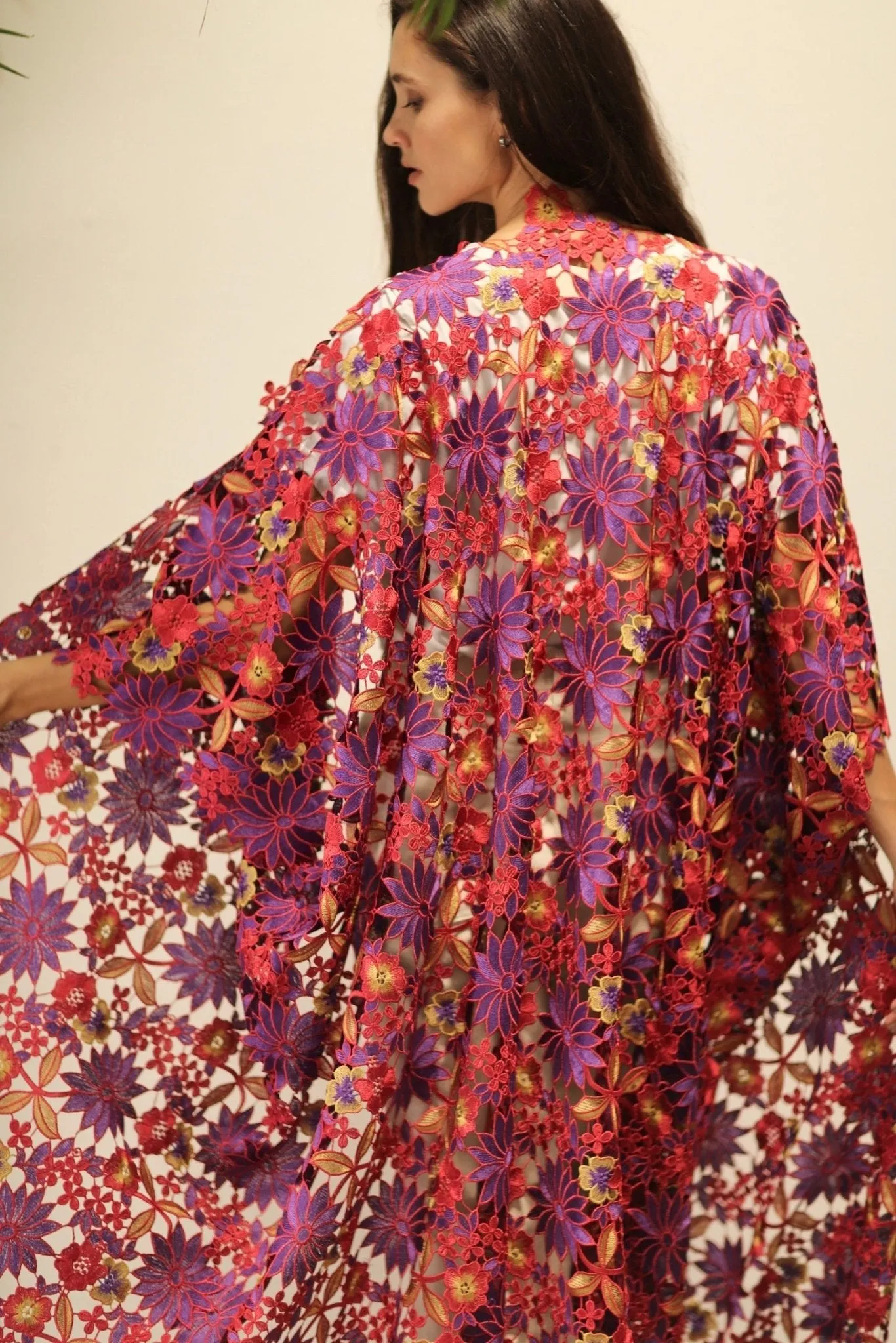 DIONYSUS FLOWER LACE KIMONO