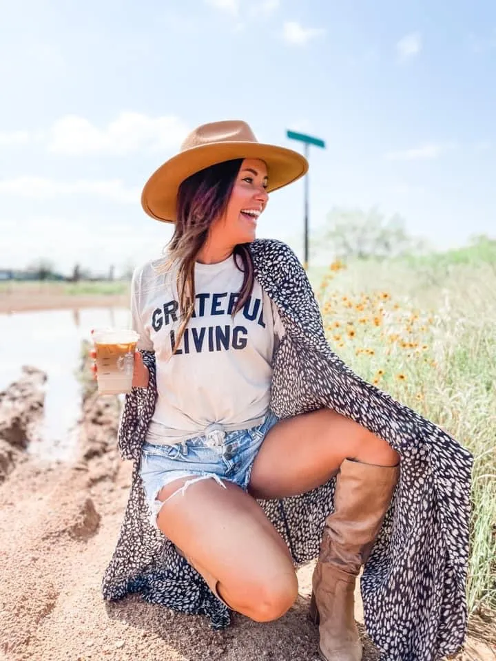 Grateful Living Graphic Tee (2 colors)