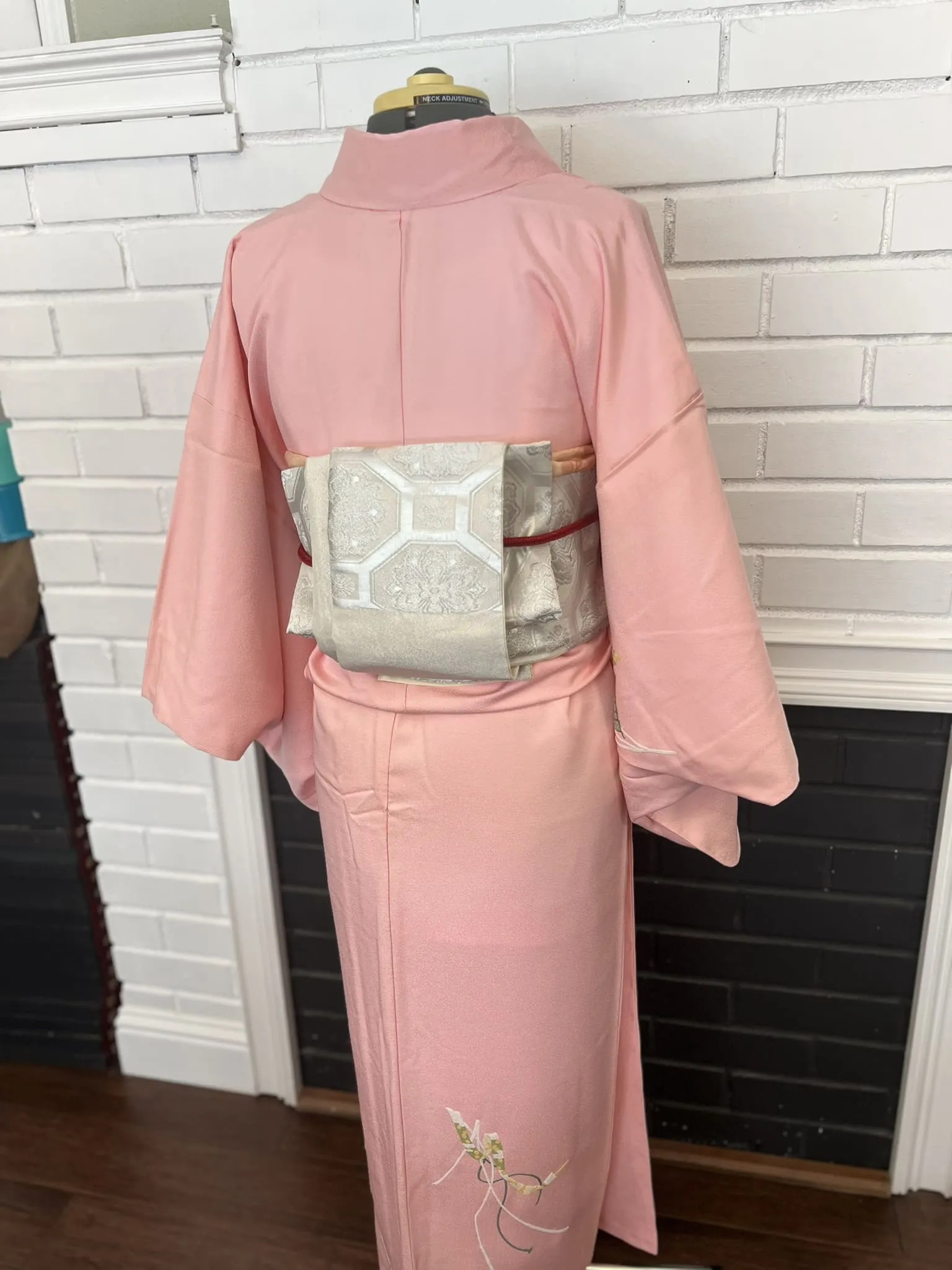 KIMONO, Formal, comes with an obi as a bonus, "Heian court scene" in pink plain, Size: M / Japanese Traditional Women's "Tsukesage" Kimono