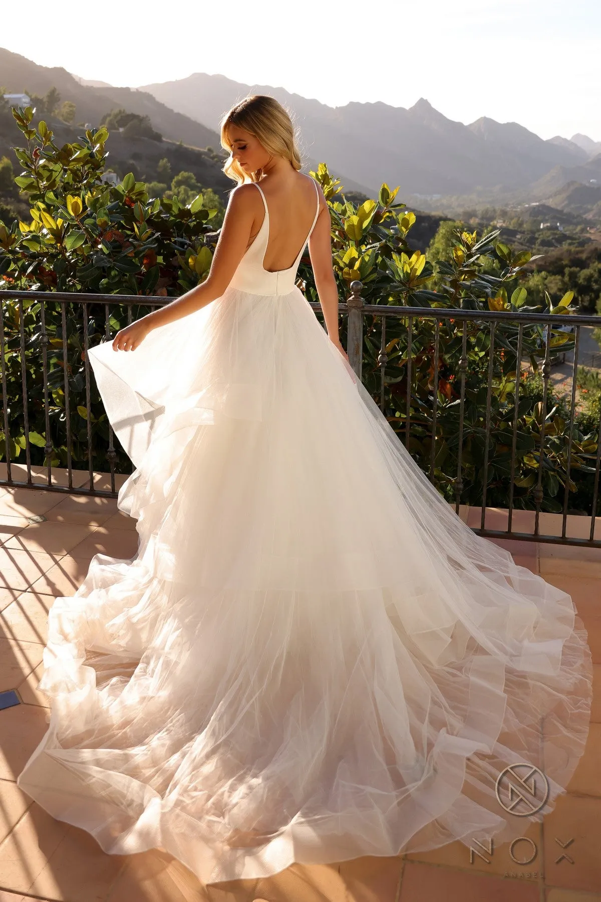 Sleeveless Layered Wedding Dress＿JE997